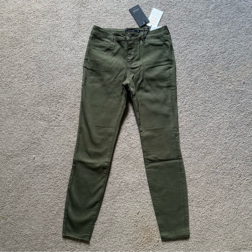 Cello Olive Green Mid Rise Crop Skinny Sz 3 AB76488OLIVE